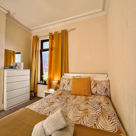 House In Antrim Road Hotel Белфаст Екстериор снимка