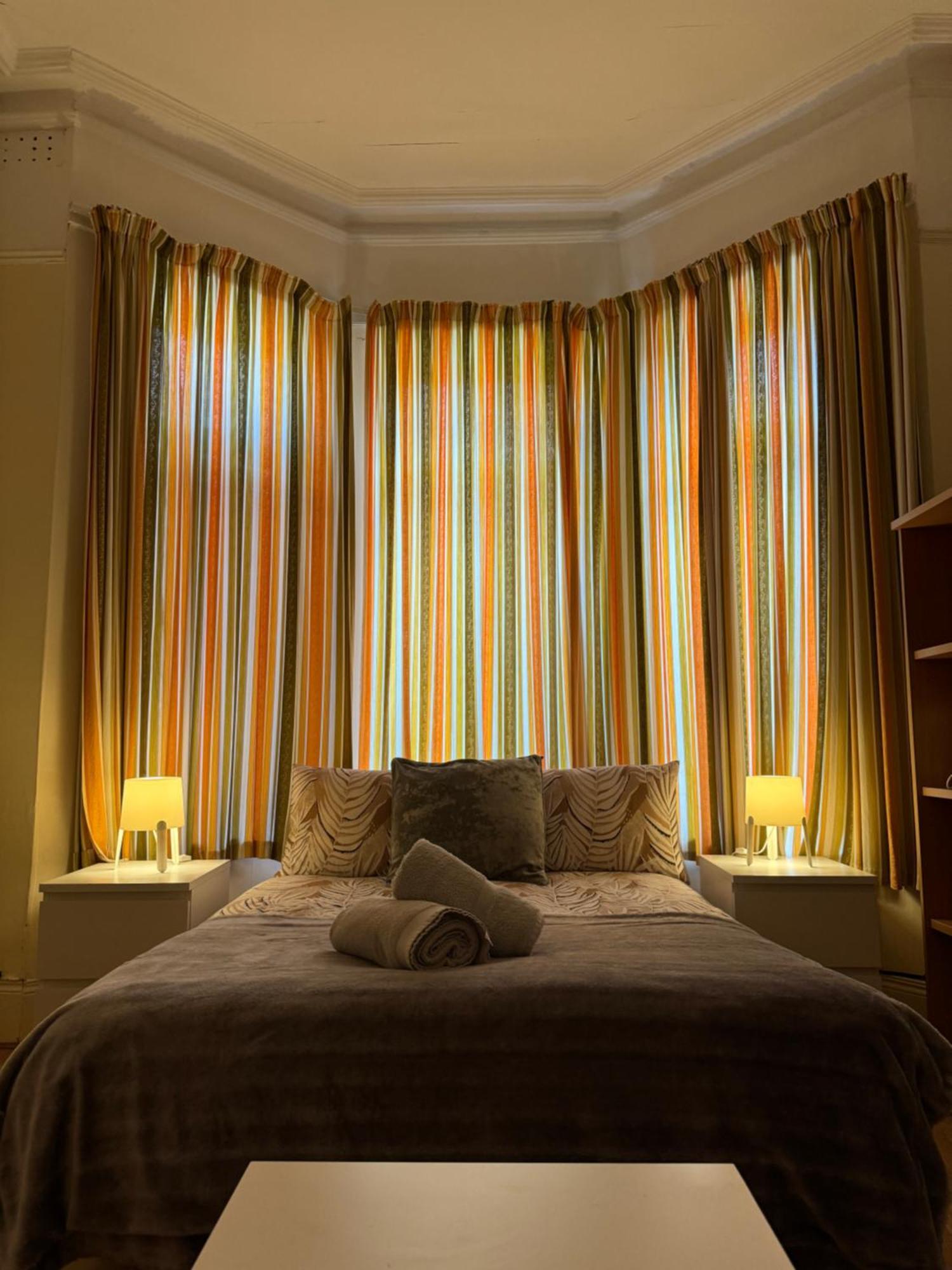 House In Antrim Road Hotel Белфаст Стая снимка